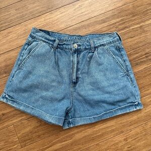 American eagle women’s mom short high waisted